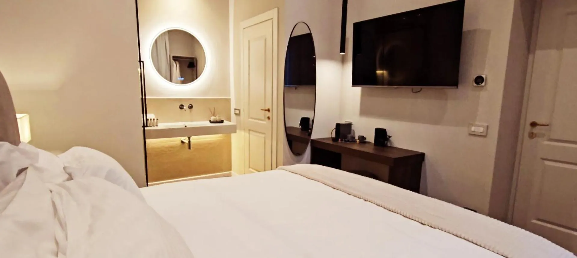 Stoa Rome Boutique Suites
